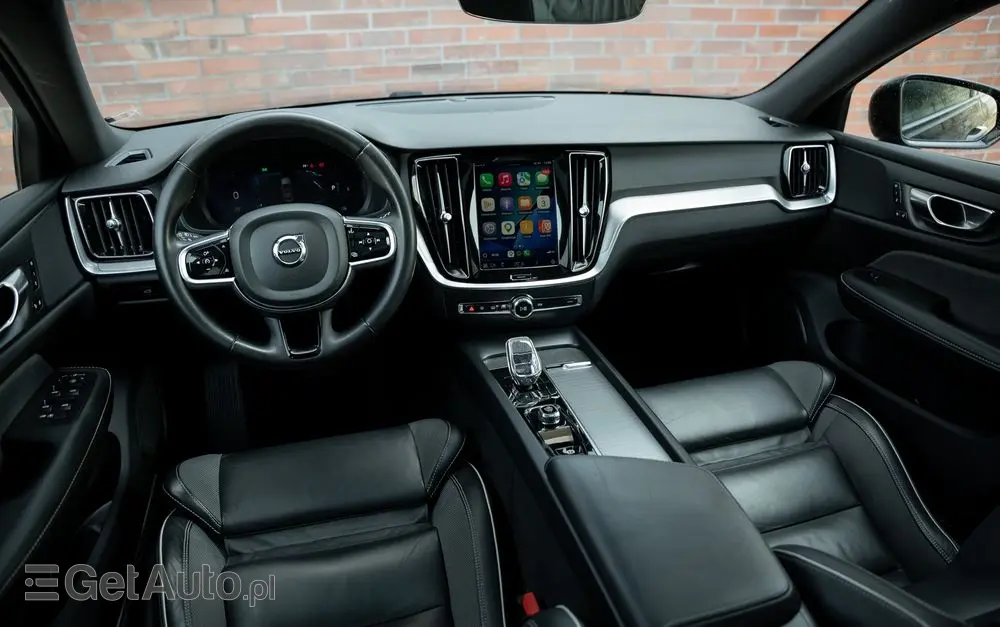 VOLVO V60 B4 B DKG Ultimate Dark
