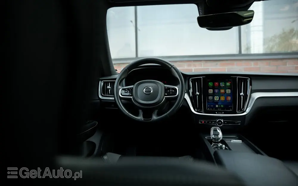VOLVO V60 B4 B DKG Ultimate Dark