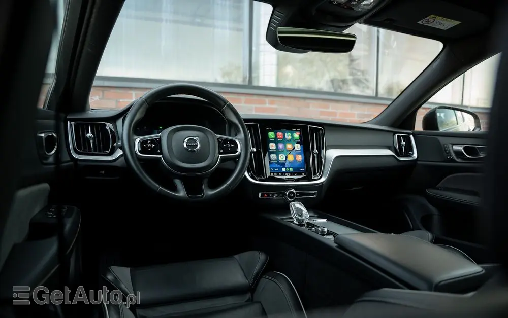 VOLVO V60 B4 B DKG Ultimate Dark