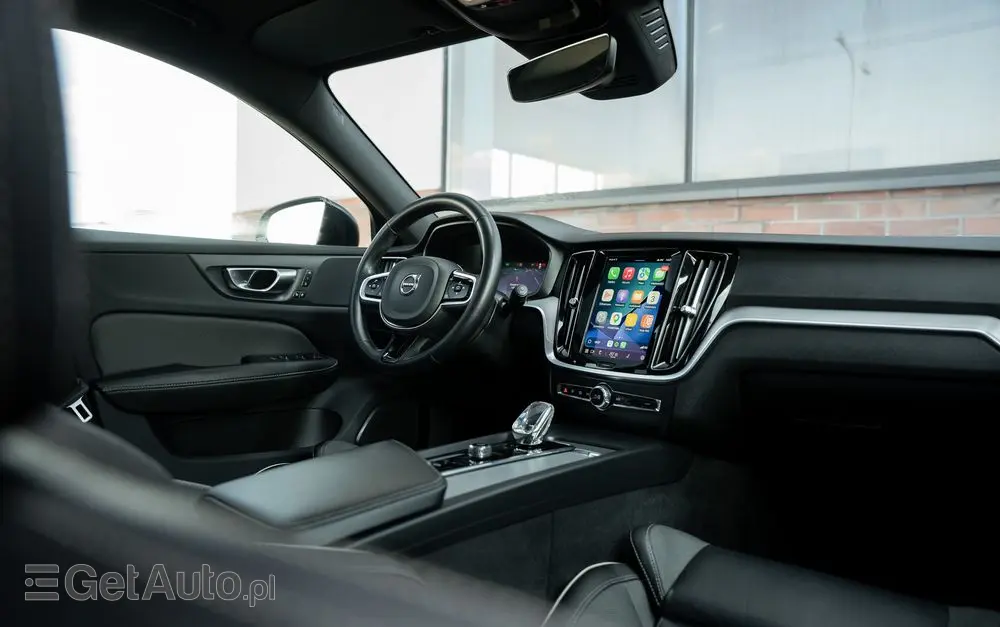 VOLVO V60 B4 B DKG Ultimate Dark