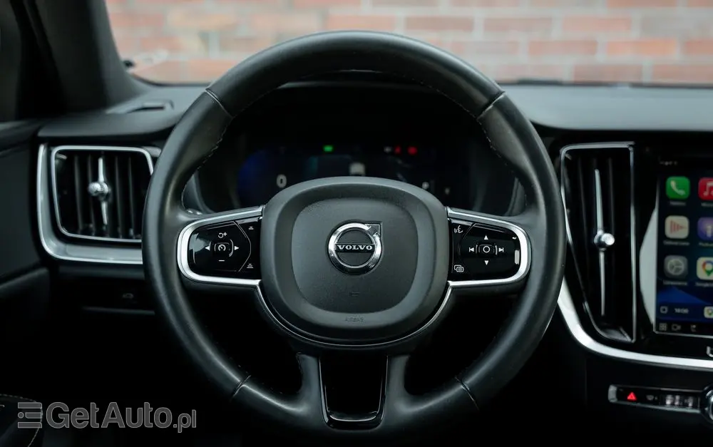 VOLVO V60 B4 B DKG Ultimate Dark