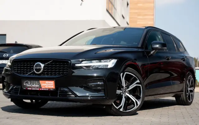 VOLVO V60 B4 B DKG Ultimate Dark