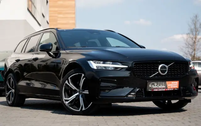 VOLVO V60 B4 B DKG Ultimate Dark