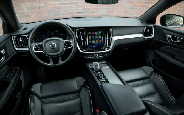 VOLVO V60 B4 B DKG Ultimate Dark