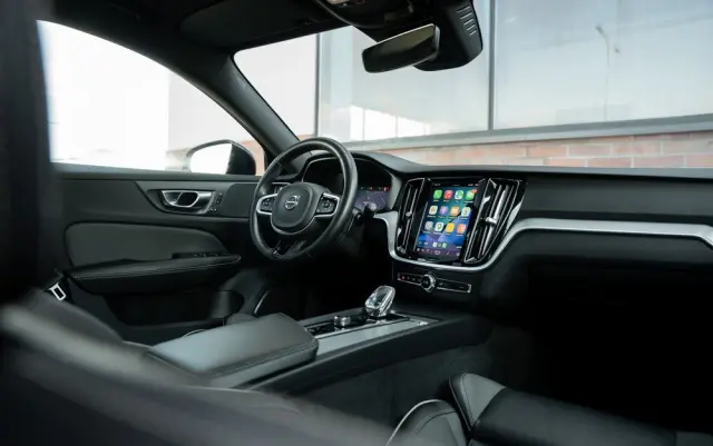 VOLVO V60 B4 B DKG Ultimate Dark
