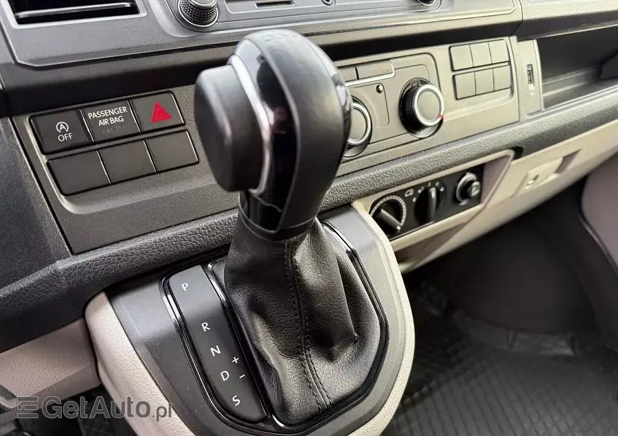 VOLKSWAGEN 2.0TDI DSG 150ps Transporter T6 Długi Webasto Parktronik SERWISOWANY Bezwypadek 
