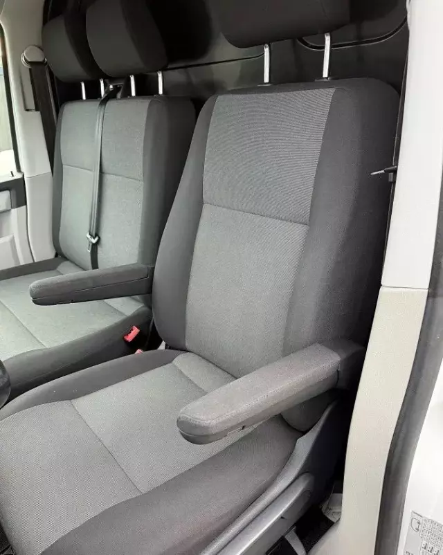 VOLKSWAGEN 2.0TDI DSG 150ps Transporter T6 Długi Webasto Parktronik SERWISOWANY Bezwypadek 