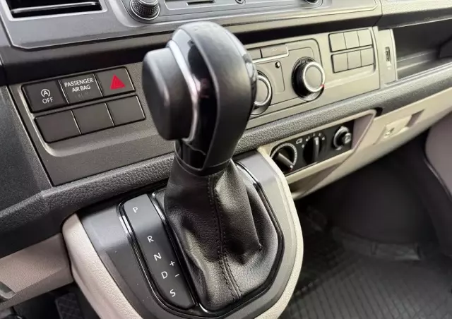 VOLKSWAGEN 2.0TDI DSG 150ps Transporter T6 Długi Webasto Parktronik SERWISOWANY Bezwypadek 