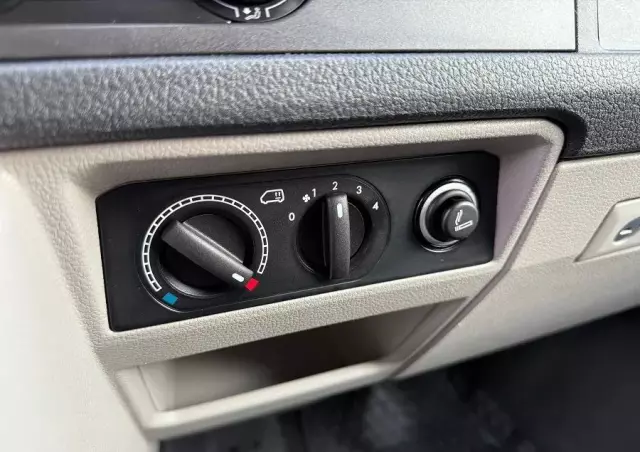 VOLKSWAGEN 2.0TDI DSG 150ps Transporter T6 Długi Webasto Parktronik SERWISOWANY Bezwypadek 