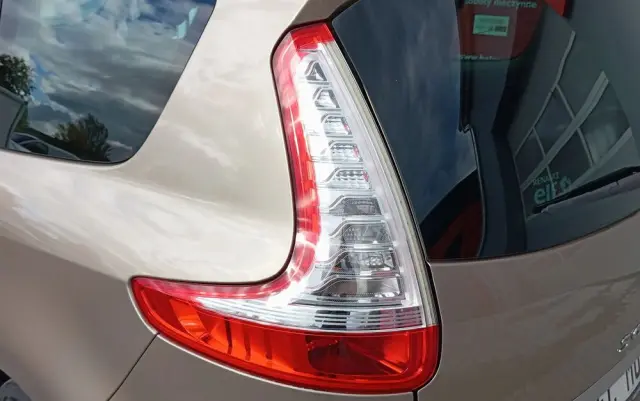 RENAULT Grand Scenic 