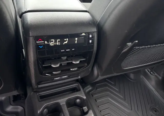 JEEP Grand Cherokee 3.6 V6 Pentastar 4WD Automatik Laredo