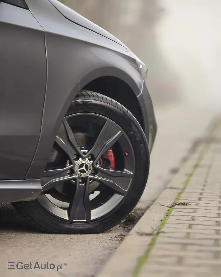 MERCEDES-BENZ Klasa A 180 CDI AMG Line