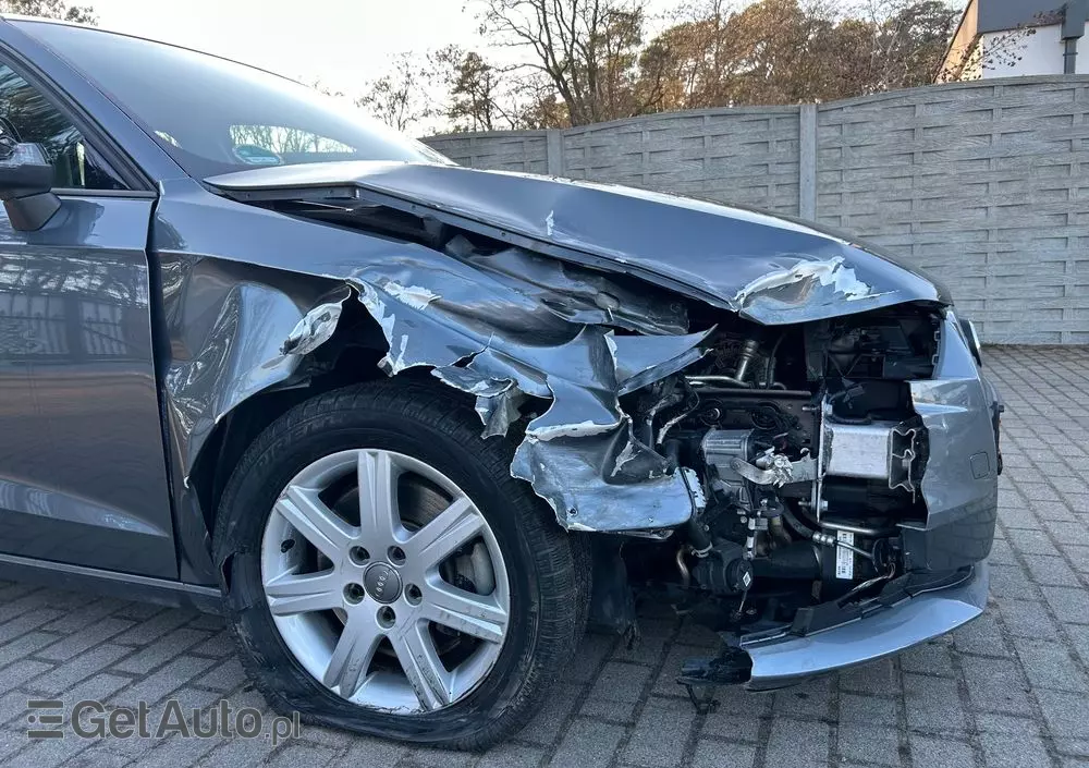 AUDI A3 40 TFSI Sportback quattro S tronic sport