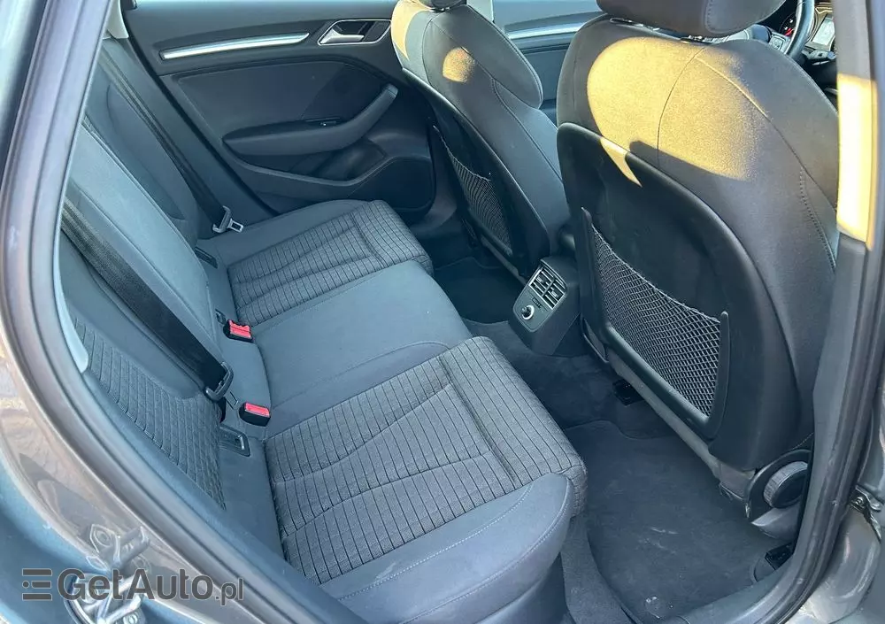 AUDI A3 40 TFSI Sportback quattro S tronic sport