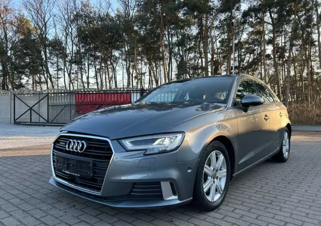 AUDI A3 40 TFSI Sportback quattro S tronic sport