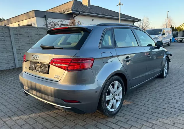 AUDI A3 40 TFSI Sportback quattro S tronic sport