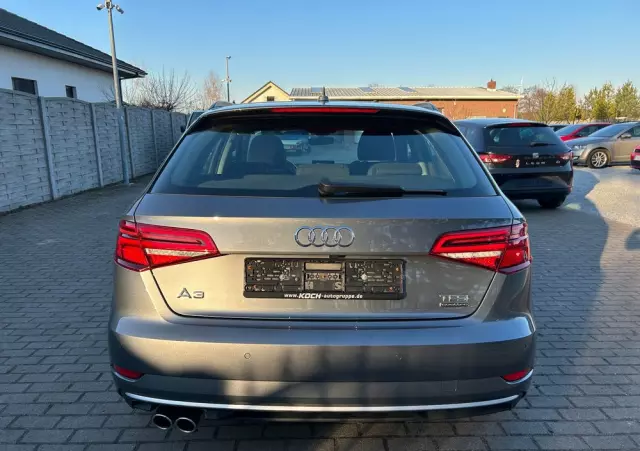 AUDI A3 40 TFSI Sportback quattro S tronic sport