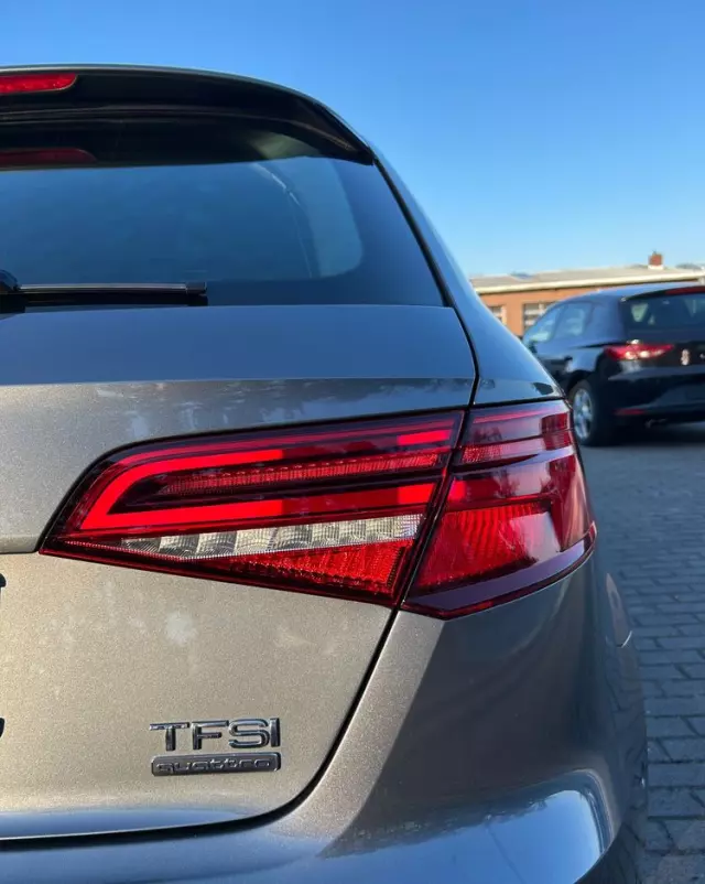 AUDI A3 40 TFSI Sportback quattro S tronic sport