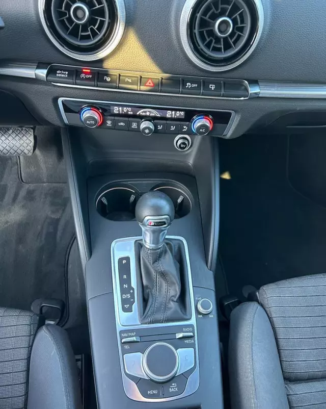 AUDI A3 40 TFSI Sportback quattro S tronic sport
