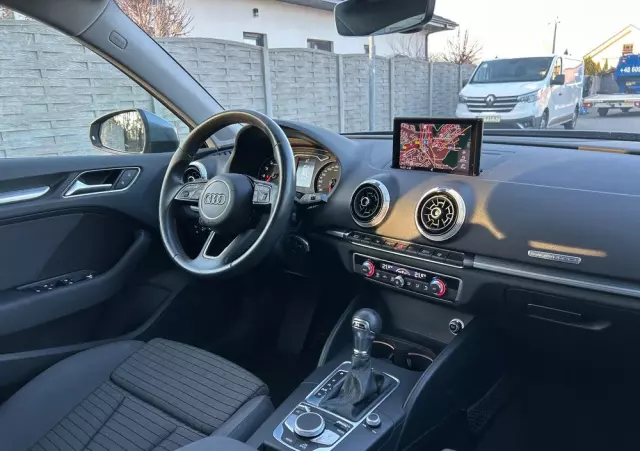 AUDI A3 40 TFSI Sportback quattro S tronic sport
