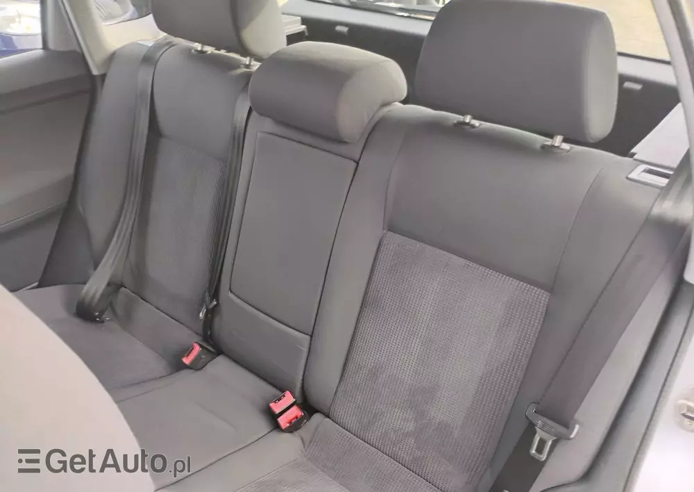 VOLKSWAGEN Polo 1.2 Basis