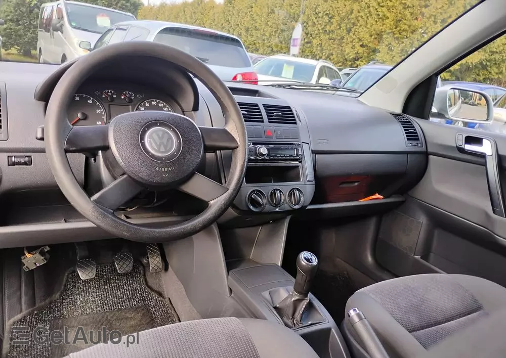 VOLKSWAGEN Polo 1.2 Basis