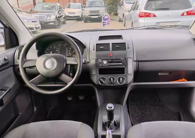 VOLKSWAGEN Polo 1.2 Basis