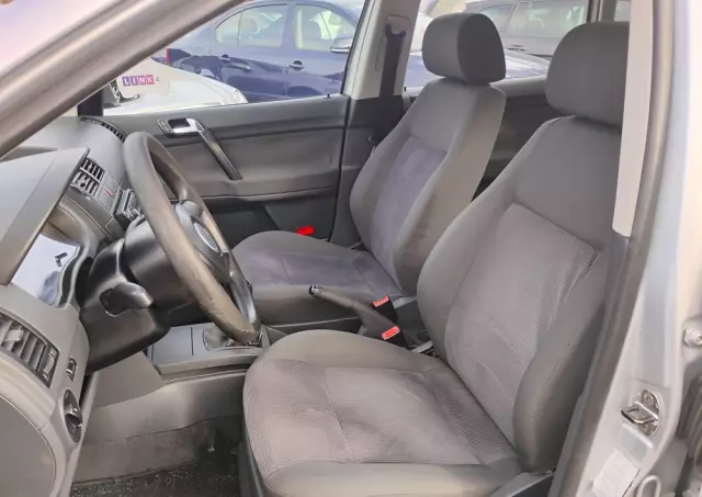 VOLKSWAGEN Polo 1.2 Basis