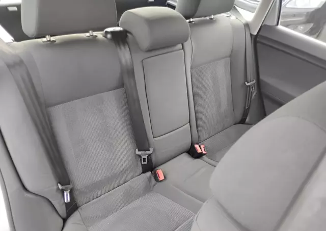 VOLKSWAGEN Polo 1.2 Basis