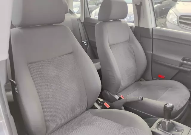 VOLKSWAGEN Polo 1.2 Basis