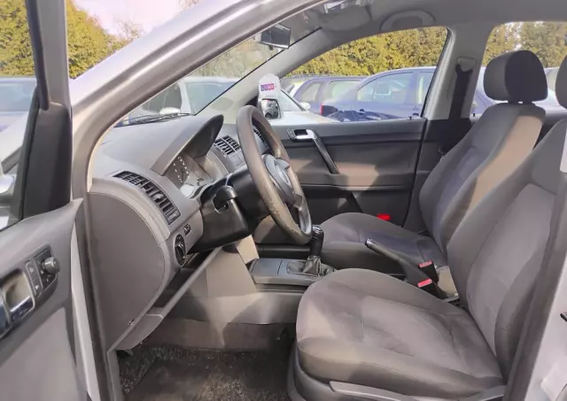 VOLKSWAGEN Polo 1.2 Basis