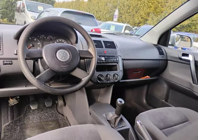 VOLKSWAGEN Polo 1.2 Basis