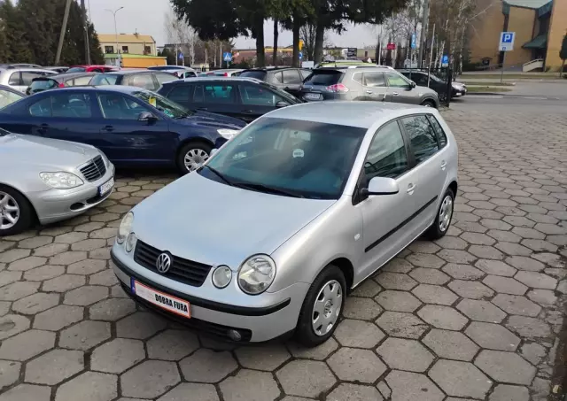 VOLKSWAGEN Polo 1.2 Basis