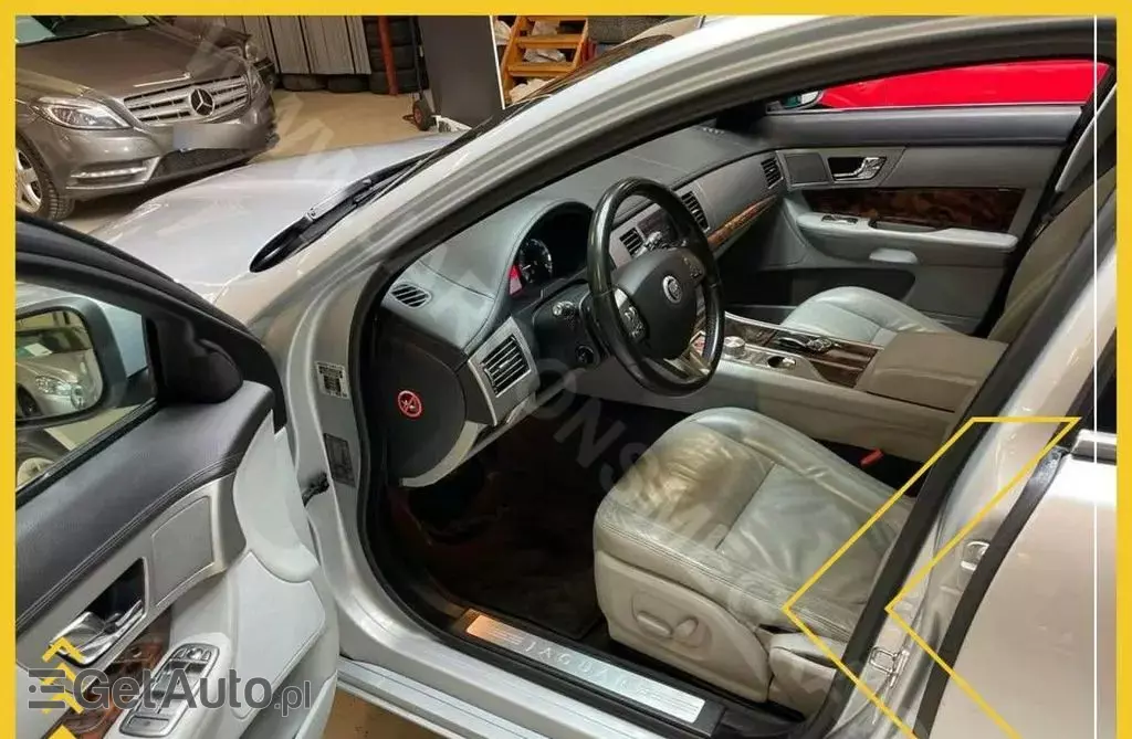 JAGUAR Xf 
