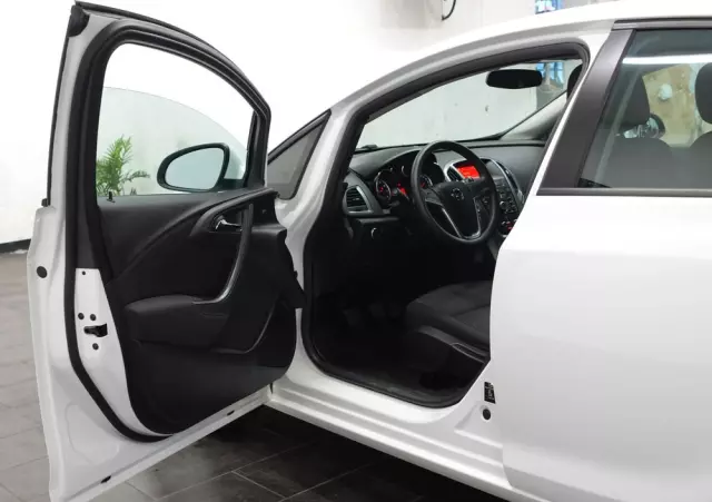 OPEL Astra 1.6 Selection