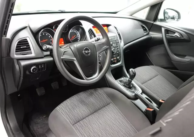 OPEL Astra 1.6 Selection