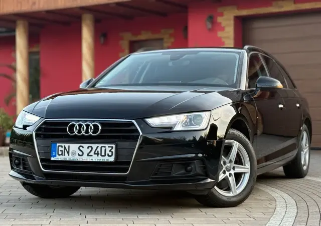 AUDI A4 