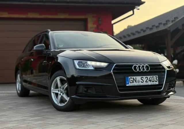 AUDI A4 