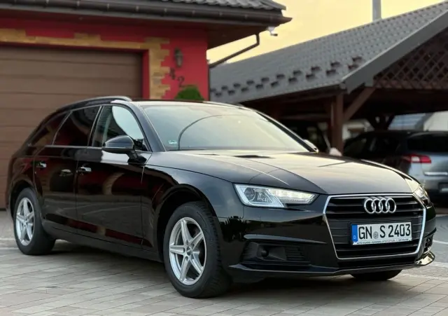 AUDI A4 