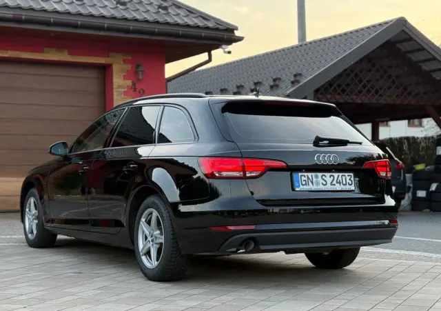 AUDI A4 