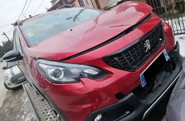 PEUGEOT 2008 1.6 BlueHDi Crossway