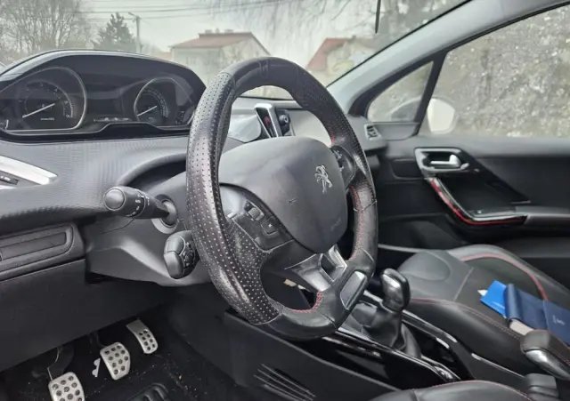 PEUGEOT 2008 1.6 BlueHDi Crossway