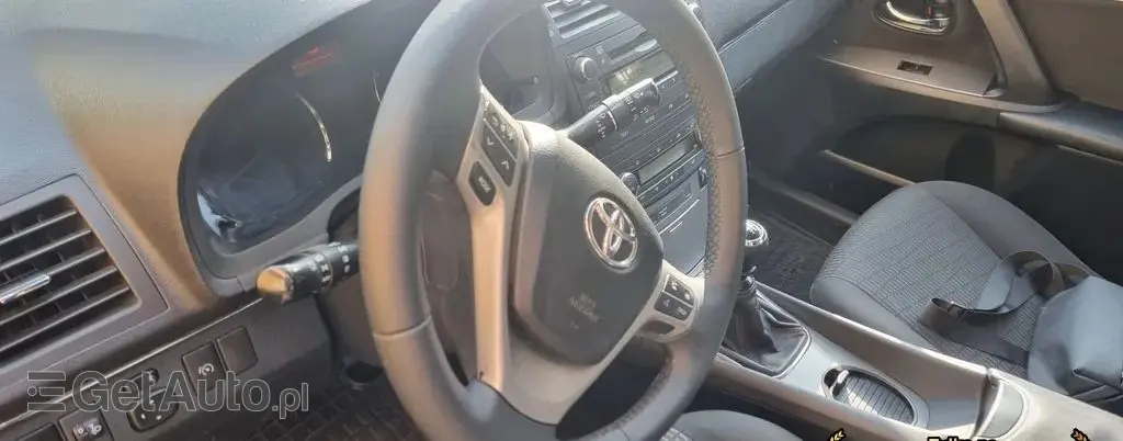 TOYOTA Avensis 