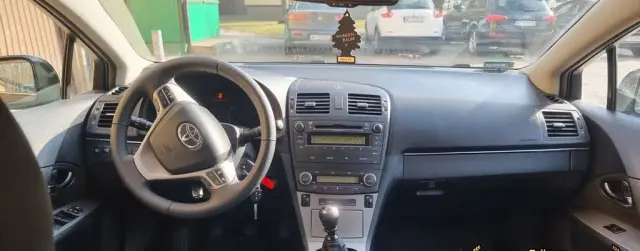 TOYOTA Avensis 