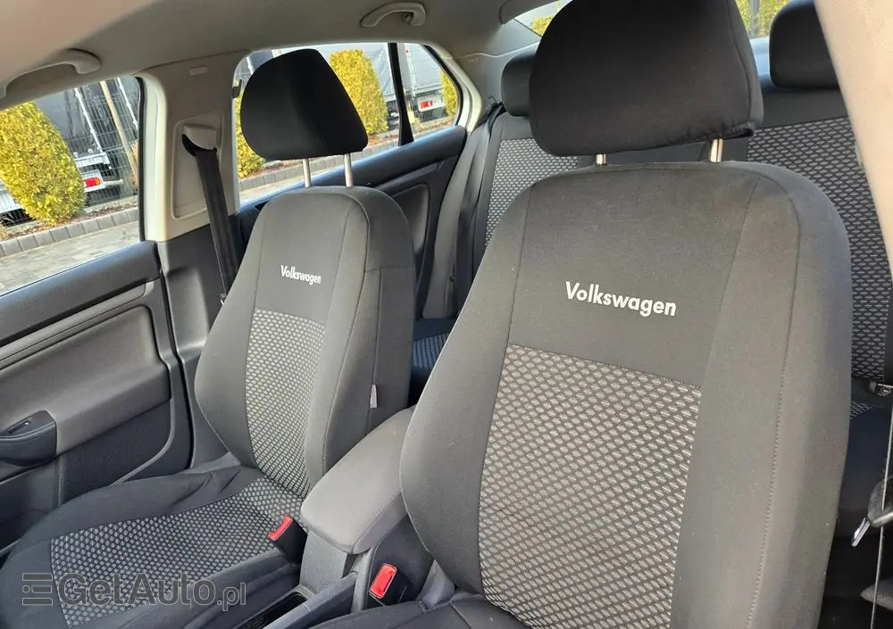 VOLKSWAGEN Jetta 2.0 TDI Sportline