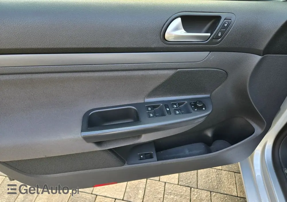 VOLKSWAGEN Jetta 2.0 TDI Sportline
