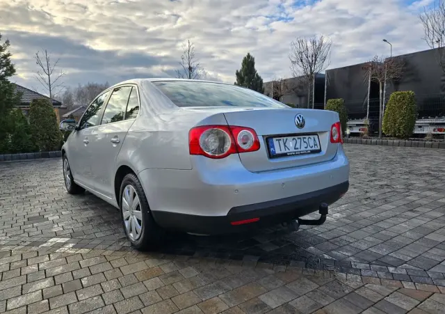 VOLKSWAGEN Jetta 2.0 TDI Sportline