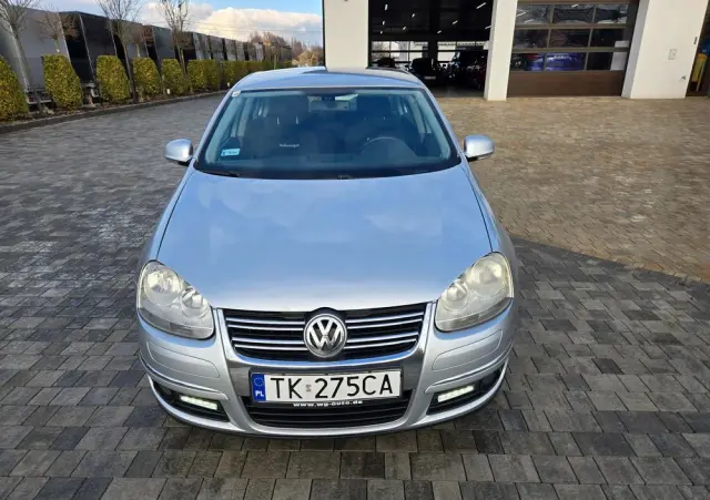VOLKSWAGEN Jetta 2.0 TDI Sportline