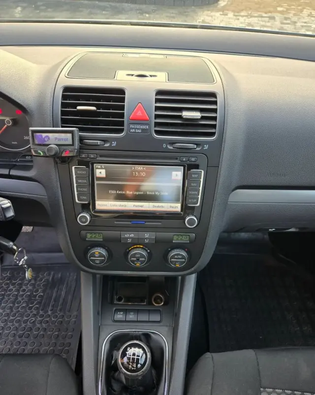 VOLKSWAGEN Jetta 2.0 TDI Sportline