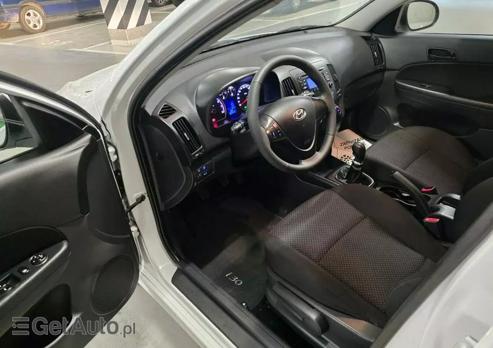 HYUNDAI I30 1.4 Base + World Cup